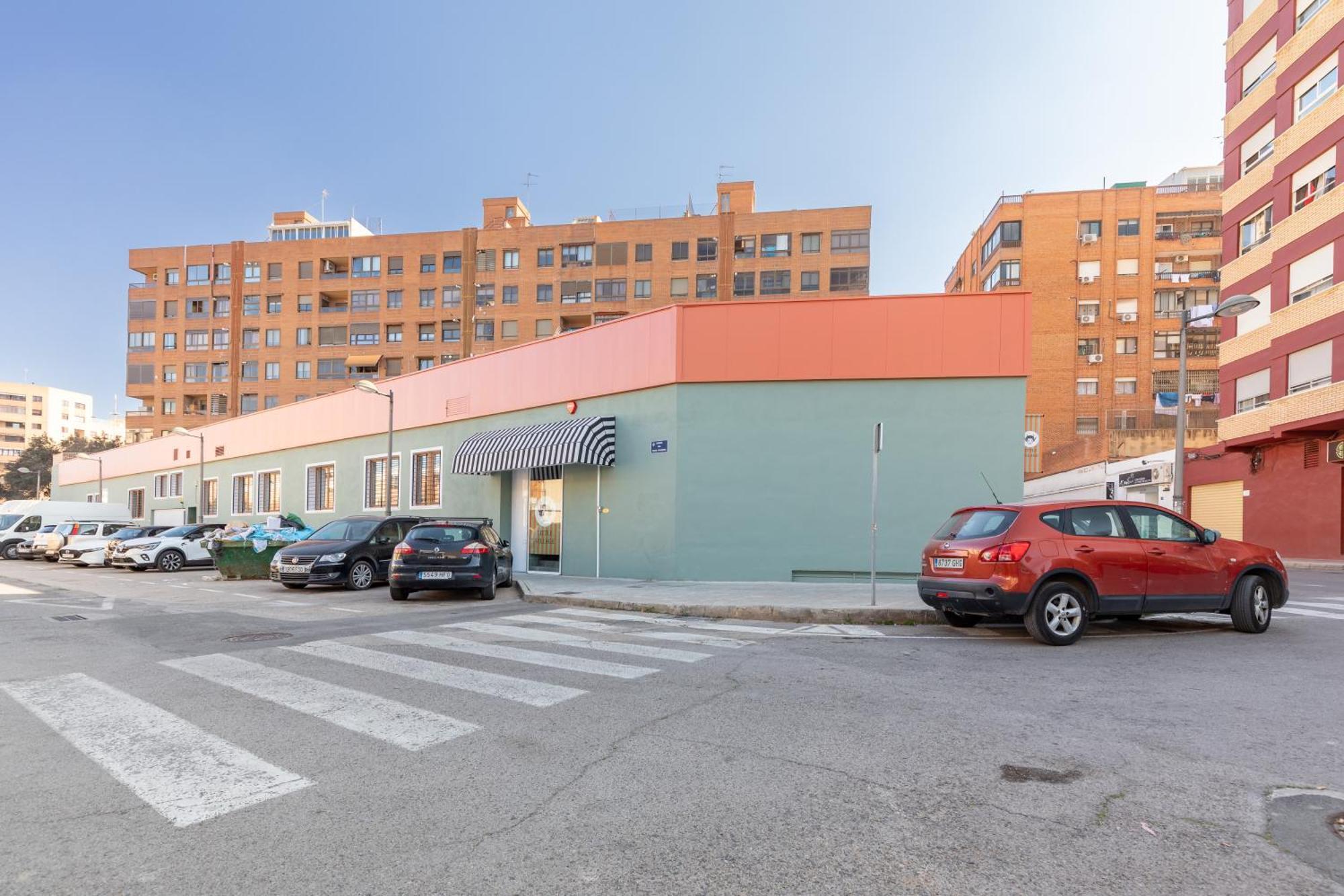 The Little Village Apartments Валенсия Экстерьер фото