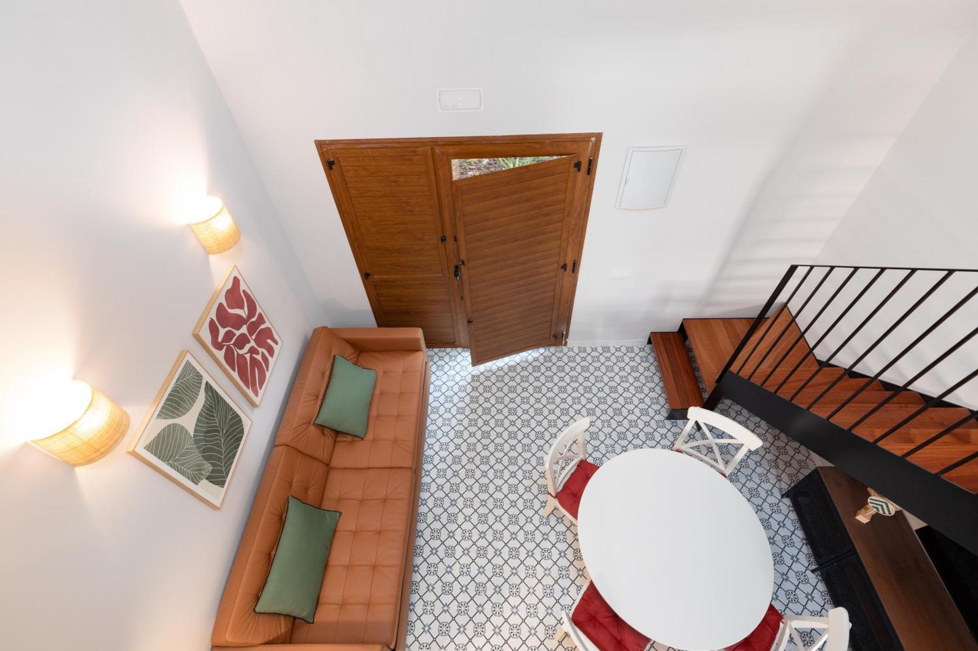 The Little Village Apartments Валенсия Экстерьер фото