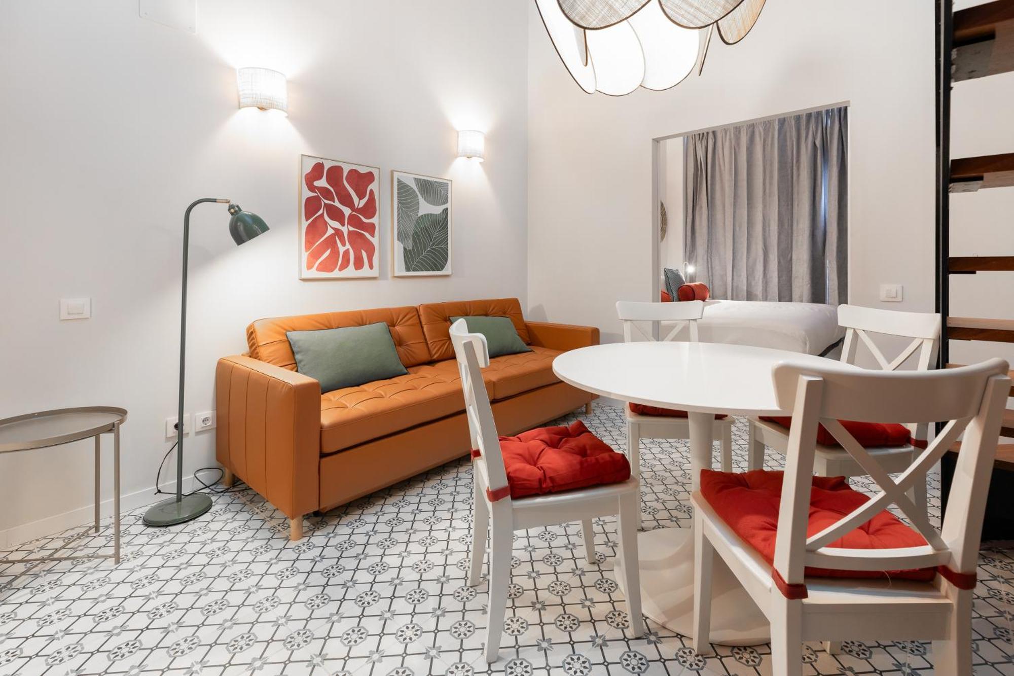 The Little Village Apartments Валенсия Экстерьер фото